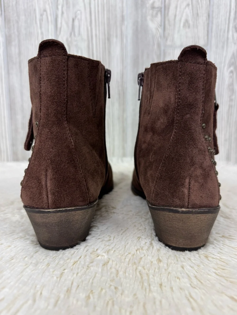 White Mountain Chocolate Brown Suede Low Heel Studded Ankle Boots 9 Western Chic